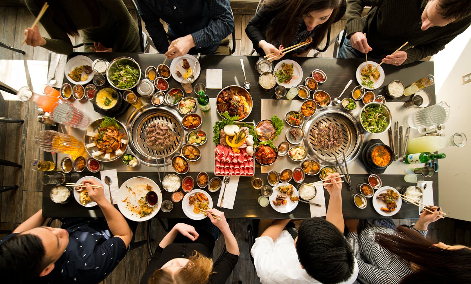 tomukun dinner table image